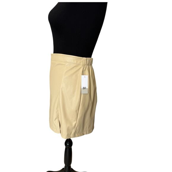 * New ~ BP. NORDSTROM ~  Faux Leather Mini Skirt With Side Slit Size S - Picture 2 of 6